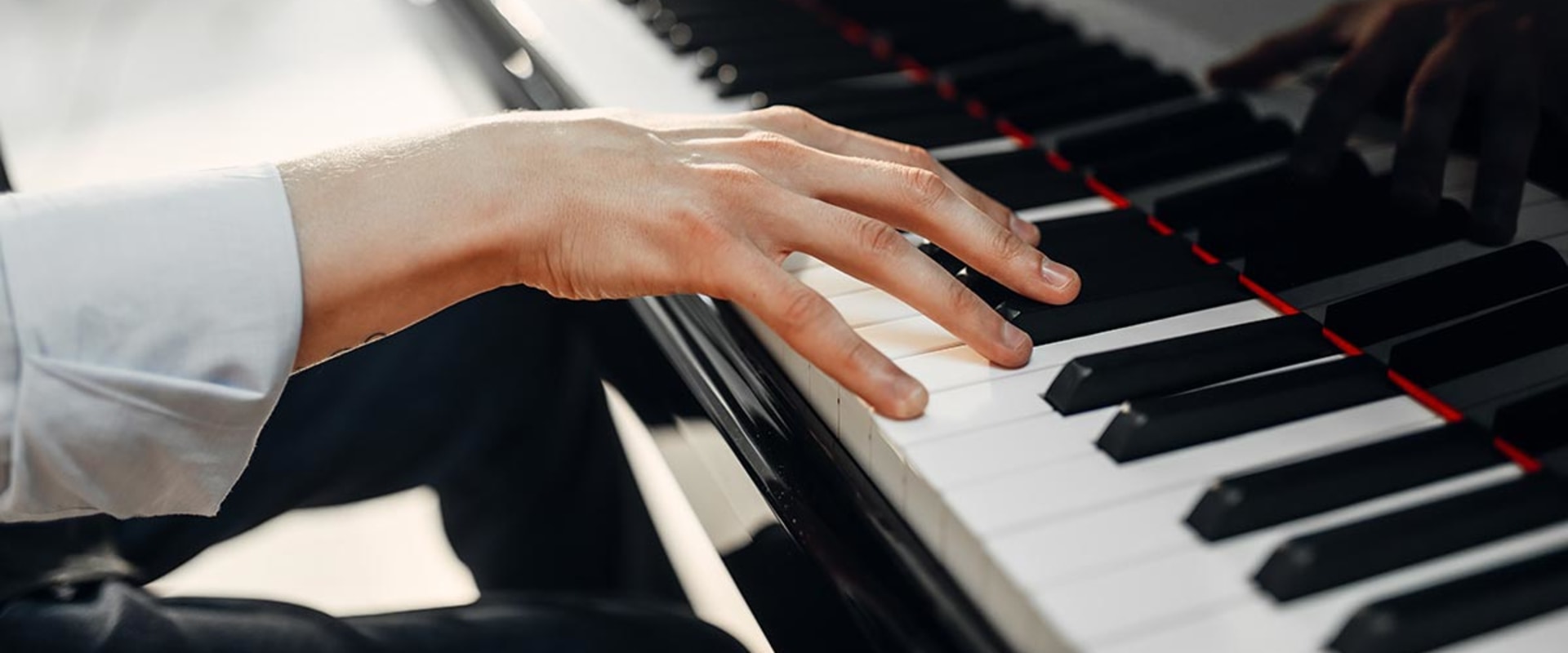 Exploring the Differences Between Swing and Bebop in Jazz Piano